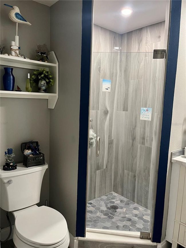 Guest Bathroom | Image 11