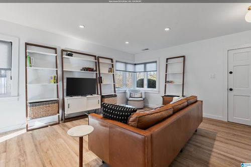 407 Green Springs Ave S, BIRMINGHAM, AL, 35205-6939 | Card Image