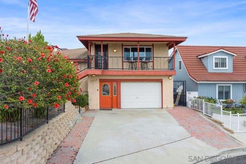 1015 La Mesa Ave, Spring Valley, CA, 91977-4619 | Card Image