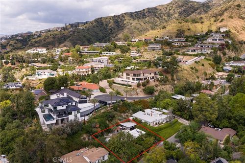 1723 Thurber Pl, Burbank, CA, 91501-1637 | Card Image