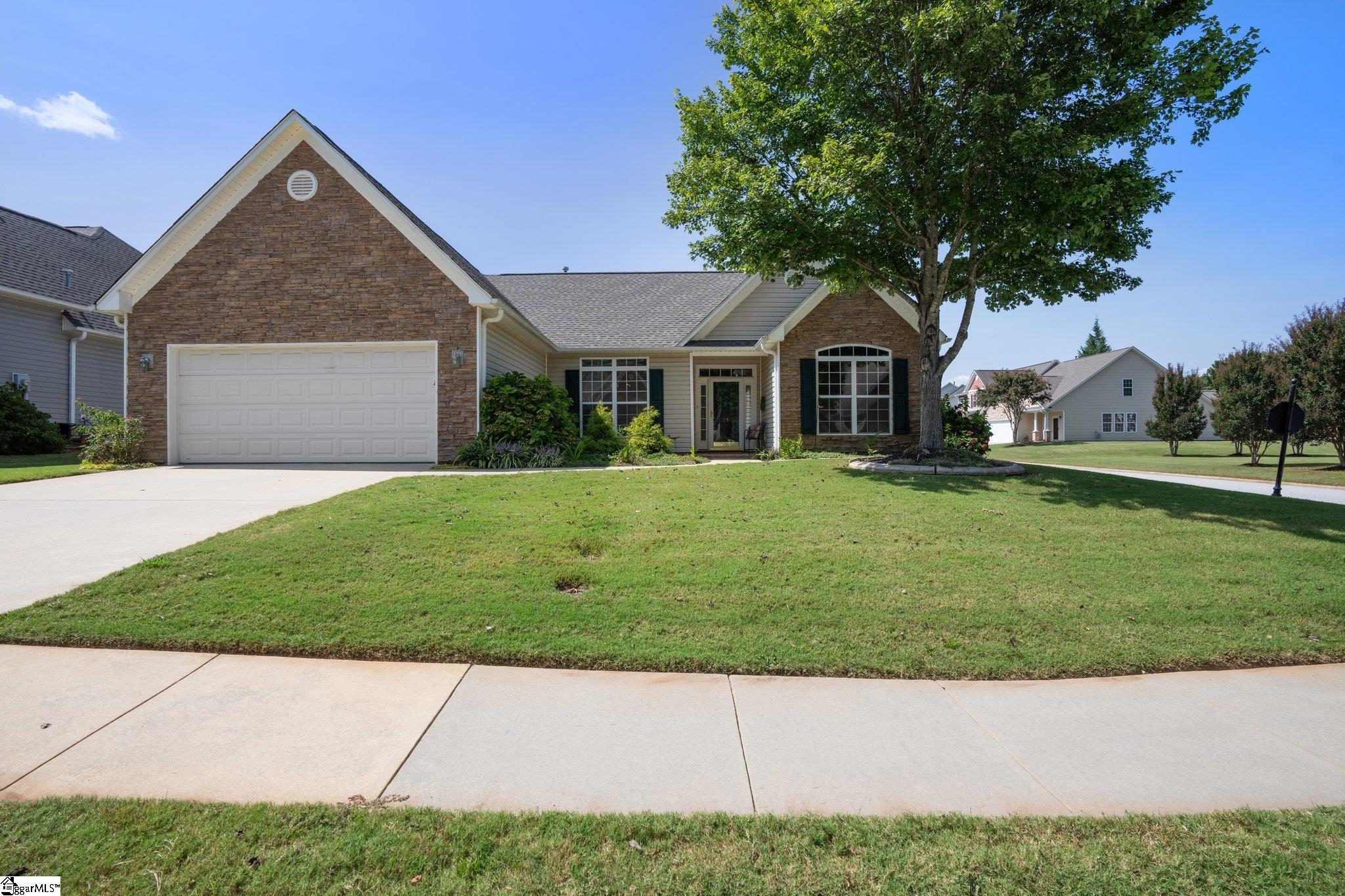 Hanging Moss Ln, Greenville, SC 29615