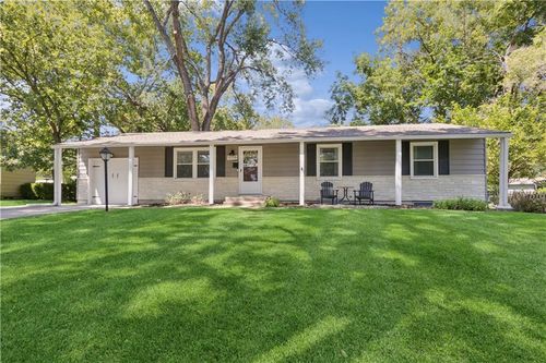 12116 W 68th Ter, Shawnee, KS, 66216-2825 | Card Image