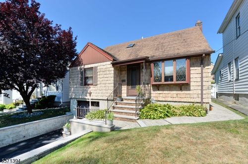 87 Myrtle Ave, Nutley, NJ, 07110-2833 | Card Image