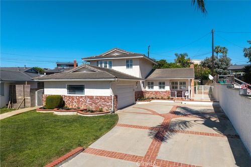 1135 Catalina Ave, Seal Beach, CA, 90740-5869 | Card Image