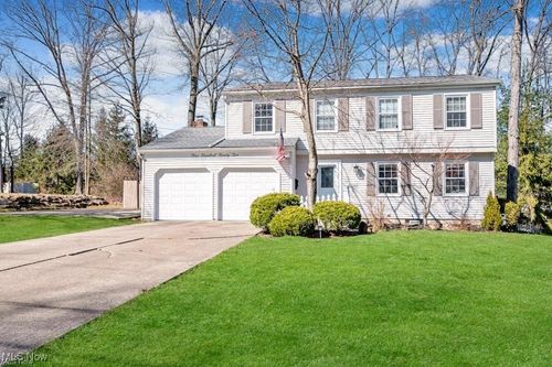 492 Hickory Hollow Dr, Canfield, OH, 44406-1049 | Card Image