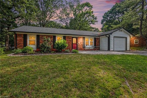 314 Mountainbrook Dr, King, NC, 27021-9734 | Card Image