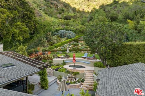 2618 Mandeville Canyon Rd, Los Angeles, CA, 90049-1004 | Card Image