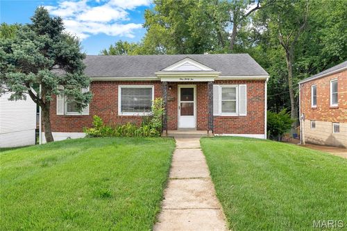 132 Constance Ct, Saint Ann, MO, 63074-2811 | Card Image