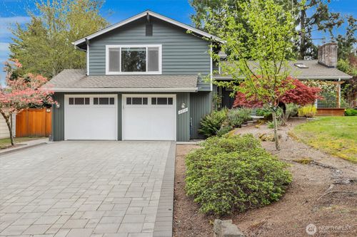 2212 186th Avenue Ne, Redmond, WA, 98052 | Card Image