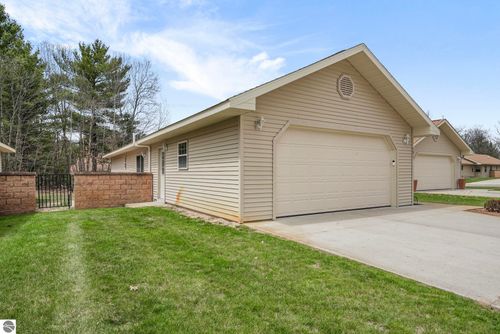 9811 Deer Track Ct, Interlochen, MI, 49643-8202 | Card Image