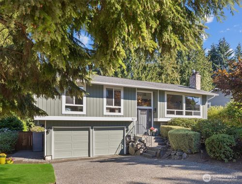 7622 130th Ave Ne, Kirkland, WA, 98033-8245 | Card Image