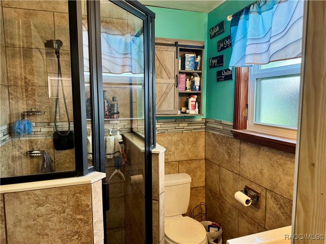 Bathroom | Image 11