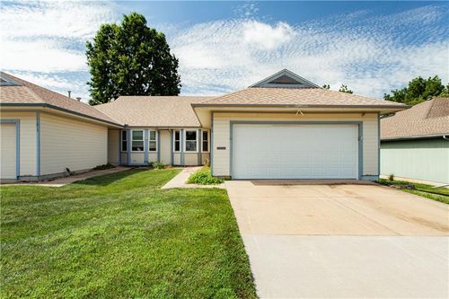 11813 E 47th Terrace, Kansas City, MO, 64133 | Card Image