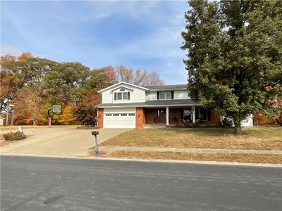 1025 Cardinal Drive, House other with 4 bedrooms, 4 bathrooms and null parking in Effingham IL | Image 1