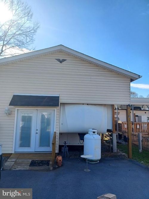 50-5 Honey Comb Ln, FALLING WATERS, WV, 25419 | Card Image