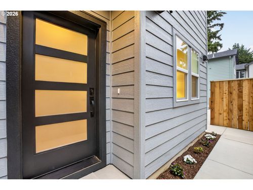 b-5555 Se Steele St, Portland, OR, 97206-5558 | Card Image
