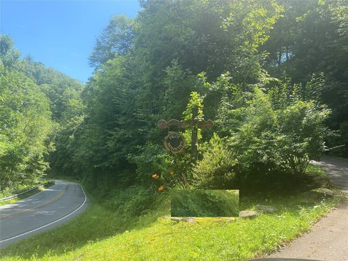 76 Parachute Rdg, Glenville, NC, 28736-0405 | Card Image