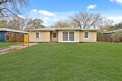 728 22nd Ave N, Texas City, TX, 77590-5626 | Card Image