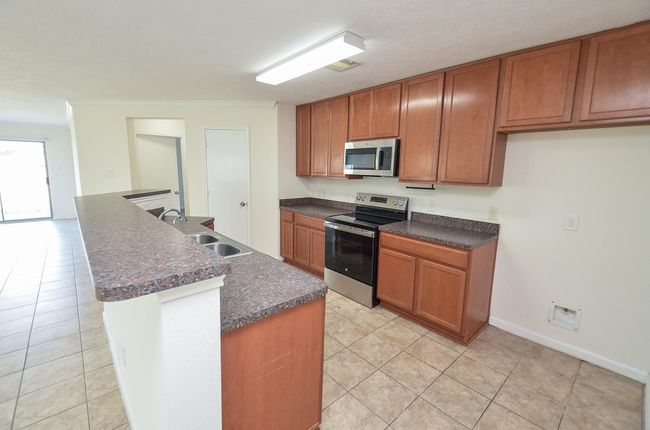 15330 Keystone Bend Ln, House other with 3 bedrooms, 2 bathrooms and 2 parking in Cypress TX | Image 11