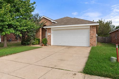 8123 Tierra Del Sol Rd, Arlington, TX, 76002-5703 | Card Image
