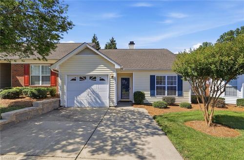4303 River Crest Ln, Greensboro, NC, 27409-8954 | Card Image