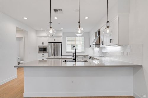 219 Gambrel Cir, Santa Rosa, CA, 95403-2895 | Card Image