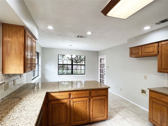 This kitchen is fabulous! Granite counters! | Image 8