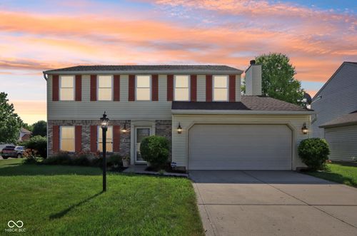 6711 Crestwell Ln, Indianapolis, IN, 46268-4886 | Card Image