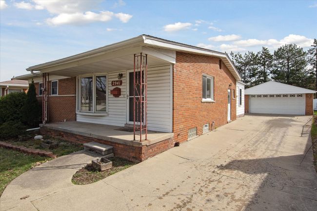 2941 Longmeadow Dr, House other with 3 bedrooms, 2 bathrooms and null parking in Trenton MI | Image 5