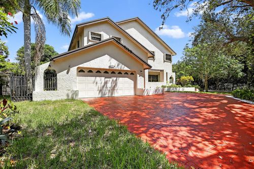 8201 Sw 57th St, Davie, FL, 33328-6018 | Card Image