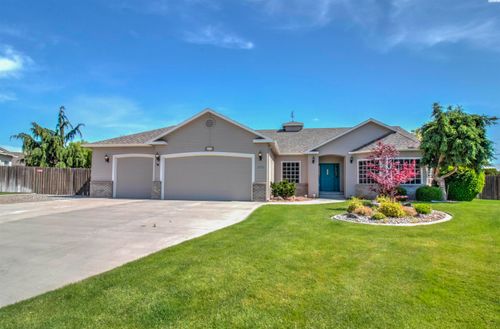 2806 W 38th Ct, Kennewick, WA, 99337-3165 | Card Image