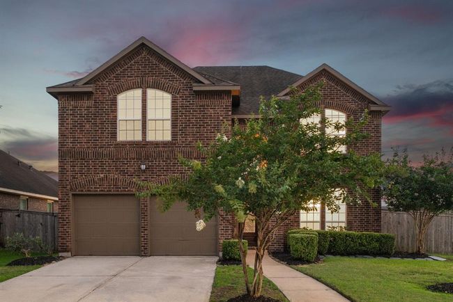 1996 Honey Meadow Ln, House other with 4 bedrooms, 3 bathrooms and 2 parking in Pearland TX | Image 4