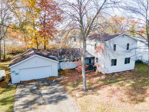 1290 Bablon Dr, White Lake, MI, 48386-3900 | Card Image