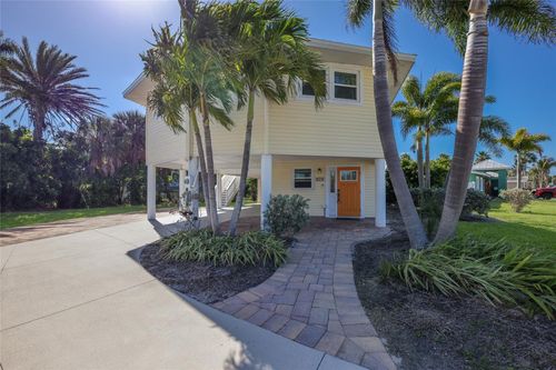 221 85th St, HOLMES BEACH, FL, 34217-1097 | Card Image