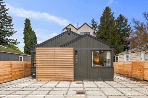 8731 13th Ave Nw, Seattle, WA, 98117-3404 | Card Image