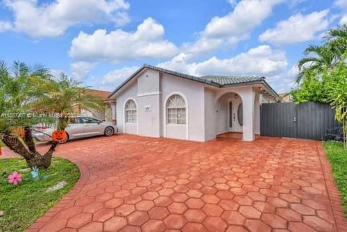 3251 W 70th St, Hialeah, FL, 33018-7102 | Card Image