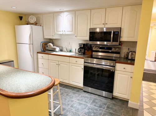 1b-7 Greenville St, Somerville, MA, 02143-1904 | Card Image