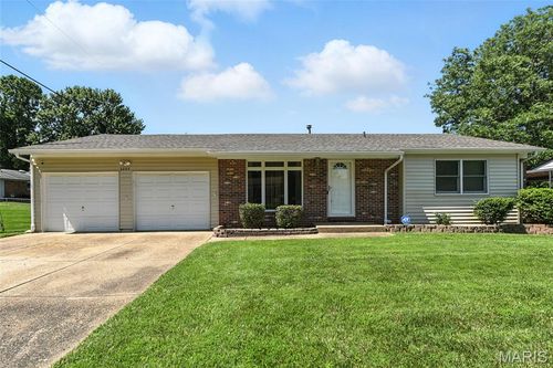 3205 Fleet Ln, Saint Charles, MO, 63301-1085 | Card Image