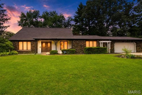 5 Dahlia Ln, Belleville, IL, 62221-4504 | Card Image