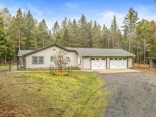 4059 Ditch Creek Rd, Rogue River, OR, 97537-9702 | Card Image