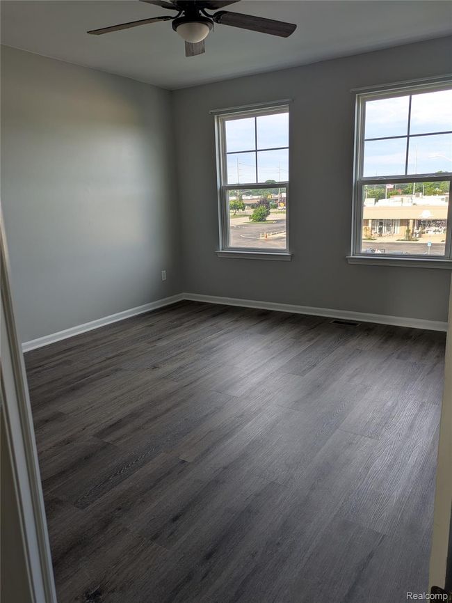 Master Bedroom | Image 8