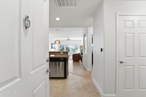 1258-5350 E Deer Valley Dr, Phoenix, AZ, 85054-4126 | Card Image