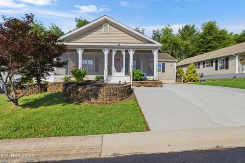 2509 Bay Meadows Way, Sevierville, TN, 37876-7971 | Card Image