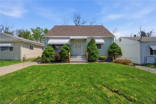 4437 E 158th St, Cleveland, OH, 44128-2916 | Card Image