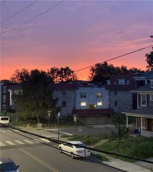 apt-2w-311 E 43rd St, Kansas City, MO, 64111-1797 | Card Image