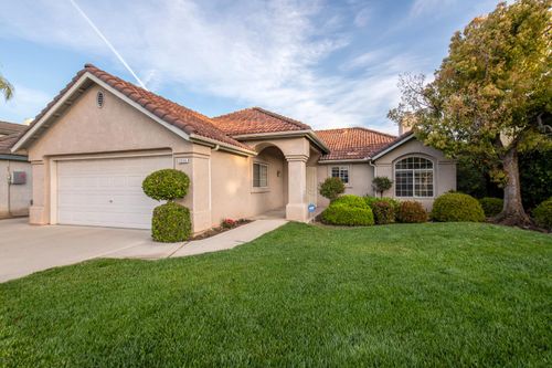 2274 E Skyview Avenue, Fresno, CA, 93720 | Card Image