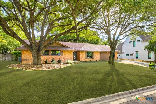 1233 Rapids Rd, New Braunfels, TX, 78130-3011 | Card Image