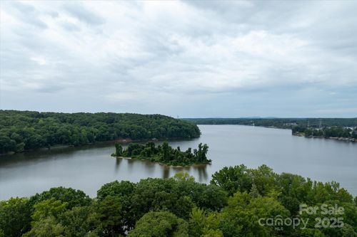 10535 Island Point Rd, Charlotte, NC, 28278-6841 | Card Image