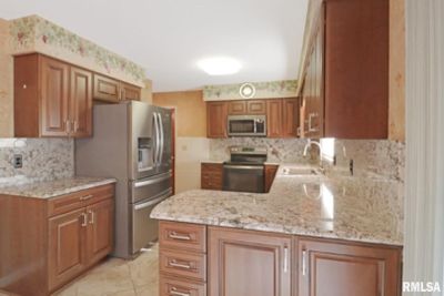 3819 Chatten Court, House other with 2 bedrooms, 2 bathrooms and null parking in Quincy IL | Image 3