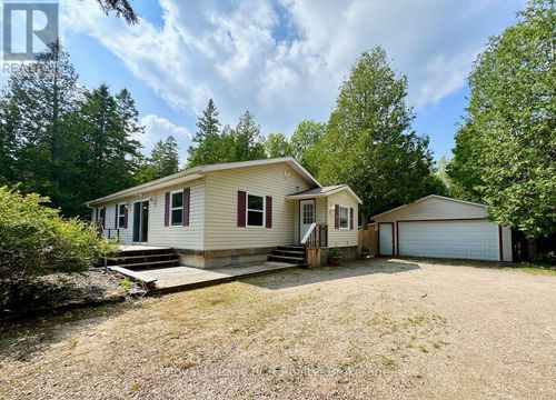 323 East Road Rr 4 Road, Northern Bruce Peninsula, ON, N0H1W0 | Card Image